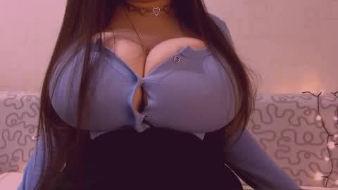 Julia online show from February 4, 2026, 1:28 pm