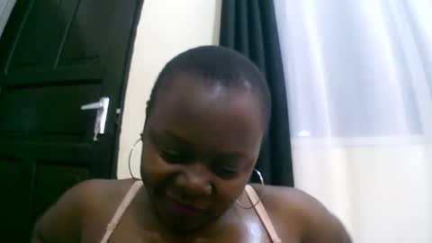 sexxi_ebony online show from October 22, 2025, 1:17 am