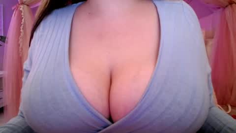 Snapshot of sexxxyprincess chatting on May 27, 2026, 1:35 am Princess online show from May 27, 2026, 1:35 am