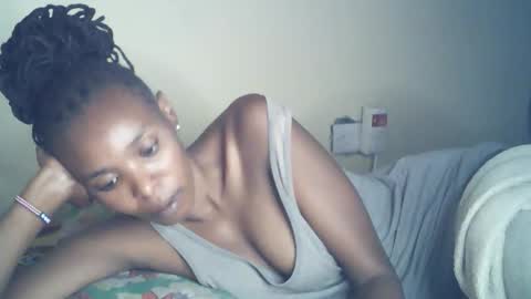 sexxy_curvy23 online show from April 19, 2026, 2:11 am