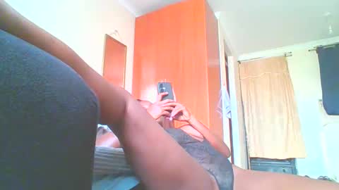Snapshot of sexxy_thick_ebony chatting on November 4, 2025, 6:45 am Sweet doll online show from November 4, 2025, 6:45 am