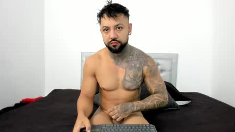 Snapshot of sexxylatincouple1 chatting on May 29, 2026, 9:51 am sexxylatincouple1 online show from May 29, 2026, 9:51 am