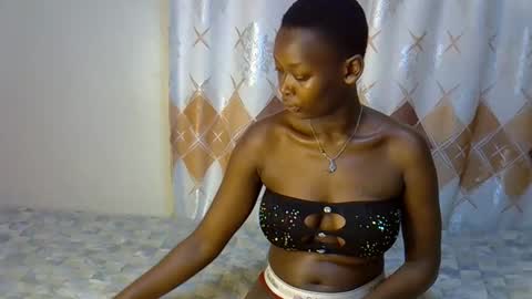 sexxyvee224 online show from November 14, 2025, 10:25 am