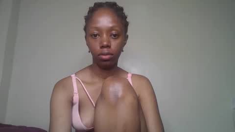 Snapshot of sexy_banny4 chatting on January 18, 2026, 5:17 pm sexy_banny4 online show from January 18, 2026, 5:17 pm