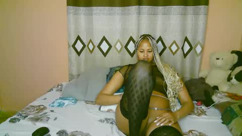 sexy_bluegirl online show from November 10, 2025, 3:27 am