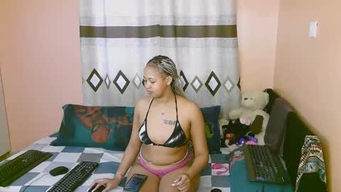 sexy_bluegirl online show from December 15, 2025, 12:20 pm