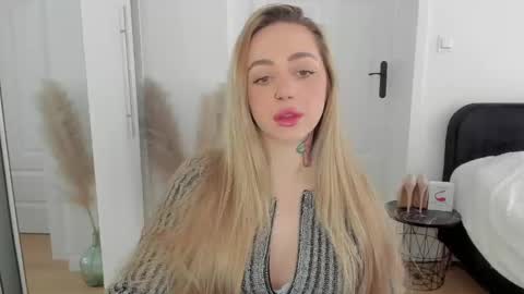 Snapshot of sexy_coralie chatting on March 8, 2025, 7:27 am C o r a l i e online show from March 8, 2025, 7:27 am