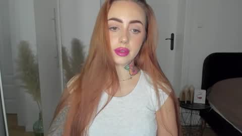 Snapshot of sexy_coralie chatting on December 4, 2025, 2:26 pm C o r a l i e online show from December 4, 2025, 2:26 pm