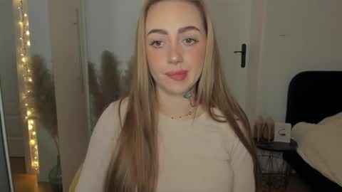 Snapshot of sexy_coralie chatting on January 16, 2026, 9:24 am C o r a l i e online show from January 16, 2026, 9:24 am