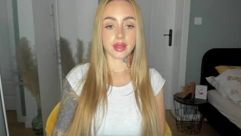 Snapshot of sexy_coralie chatting on June 11, 2026, 1:53 pm C o r a l i e online show from June 11, 2026, 1:53 pm