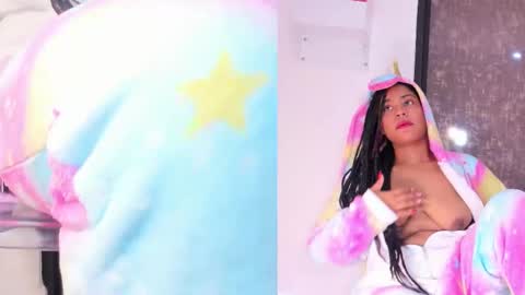 sexy_curlylady online show from February 8, 2026, 2:04 am