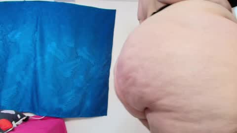 karla           instagram  online show from April 4, 2026, 4:37 pm