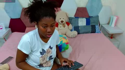 Snapshot of sexy_duo_girl chatting on June 5, 2026, 6:52 am sexy_duo_girl online show from June 5, 2026, 6:52 am