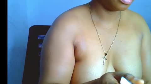 Clara online show from December 5, 2025, 5:42 pm