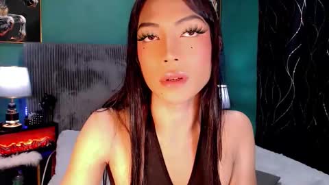 lovelyfebe  online show from April 17, 2026, 7:00 am