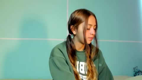 Antonella online show from December 18, 2025, 8:59 pm