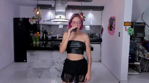 Snapshot of sexy_hot_friends_ chatting on July 12, 2026, 5:42 am WENDY MAX AND VICKY online show from July 12, 2026, 5:42 am