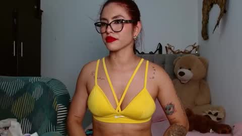 Snapshot of sexy_lia_latina chatting on March 5, 2025, 2:03 am Celeste online show from March 5, 2025, 2:03 am