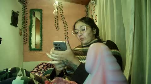 sexy lolas online show from April 21, 2026, 1:42 am