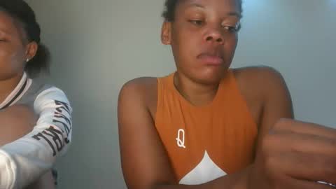 sexy_lyna online show from April 6, 2026, 6:31 pm