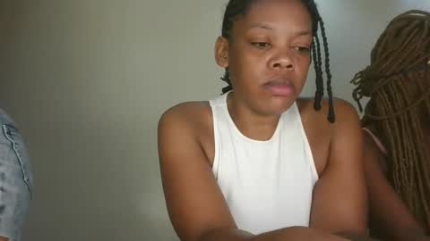 sexy_lyna online show from April 18, 2026, 7:01 am