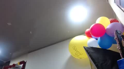 MARIPOSA online show from October 24, 2025, 12:01 pm