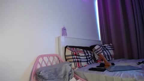 sexy_mia6 online show from January 7, 2026, 6:27 am