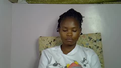 Molyne online show from February 28, 2026, 2:01 am