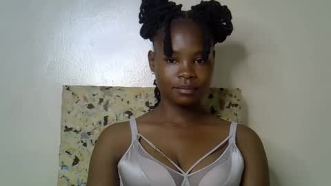 Molyne online show from March 8, 2026, 10:46 pm