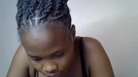 Molyne online show from April 20, 2026, 6:20 pm