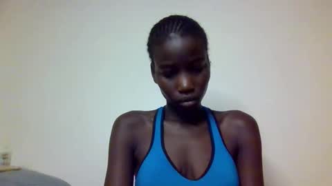 sexy_petittie online show from November 3, 2025, 11:37 pm