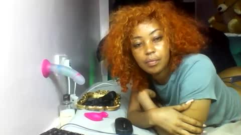 Snapshot of sexy_pigeon chatting on May 9, 2026, 10:04 pm sexy pigeon online show from May 9, 2026, 10:04 pm