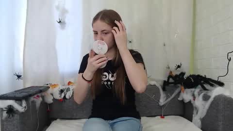 Alina online show from October 30, 2025, 7:54 am