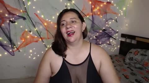 janel online show from October 31, 2025, 4:02 am