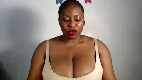 Luna online show from March 4, 2026, 6:58 pm