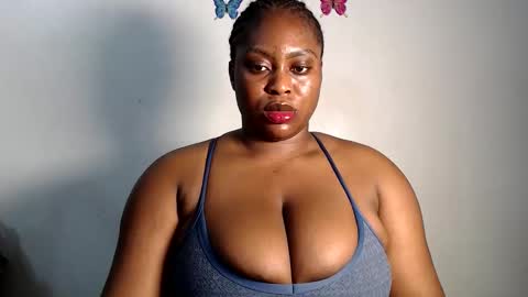 Luna online show from March 5, 2026, 11:01 pm