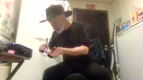 Daddy online show from April 19, 2026, 6:10 pm