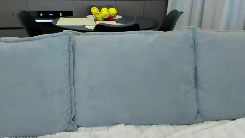 Lou online show from February 2, 2025, 10:39 pm