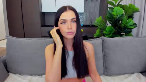 Lou online show from February 8, 2025, 8:53 pm