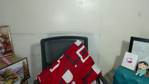 Chloe online show from February 11, 2025, 5:18 pm