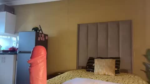 sexyasszeeee online show from October 24, 2025, 8:33 am