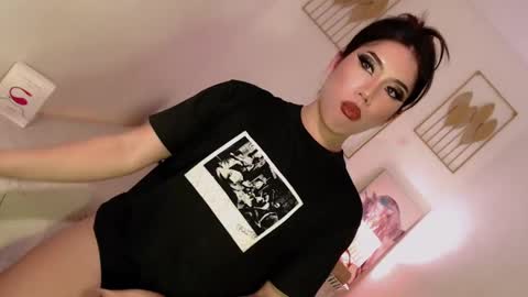 Lexie online show from February 7, 2025, 9:37 am