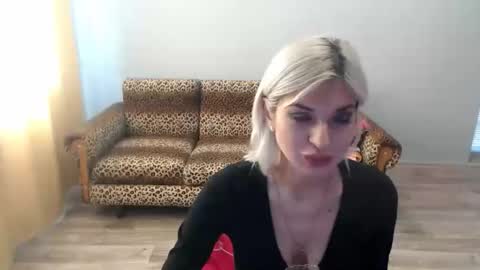 sexybeatriice online show from October 14, 2025, 6:36 am