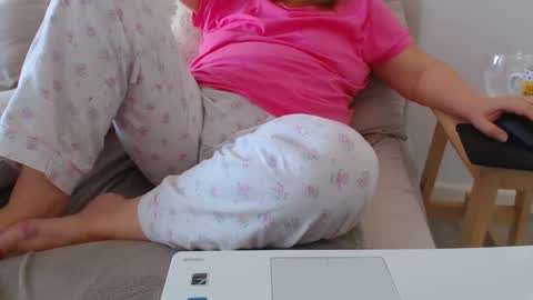 Sexyblonde4u58 online show from February 19, 2025, 12:22 pm