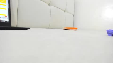 sexybootydoll online show from April 19, 2026, 3:28 am