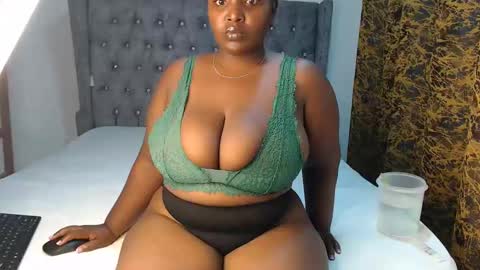 sexychocco online show from January 18, 2025, 7:15 pm