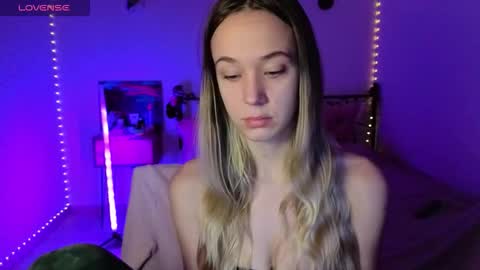 Sophia online show from November 2, 2025, 8:17 am