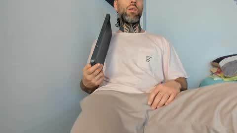 Antonioylola online show from February 22, 2025, 7:47 pm