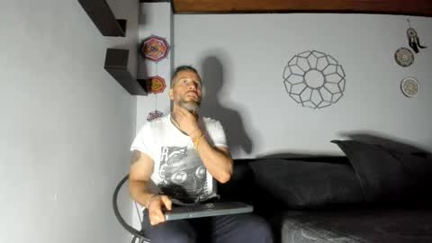 Snapshot of sexycolombian2022 chatting on June 6, 2026, 10:53 am Antonioylola online show from June 6, 2026, 10:53 am