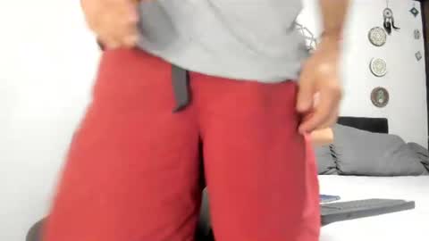 Snapshot of sexycolombian2022 chatting on June 21, 2026, 10:51 am Antonioylola online show from June 21, 2026, 10:51 am